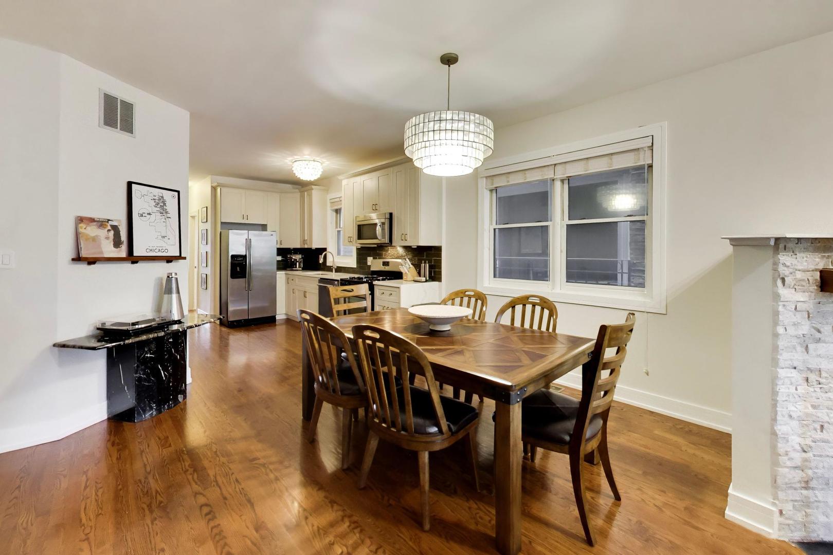 1247 N Rockwell Street Unit: 1
