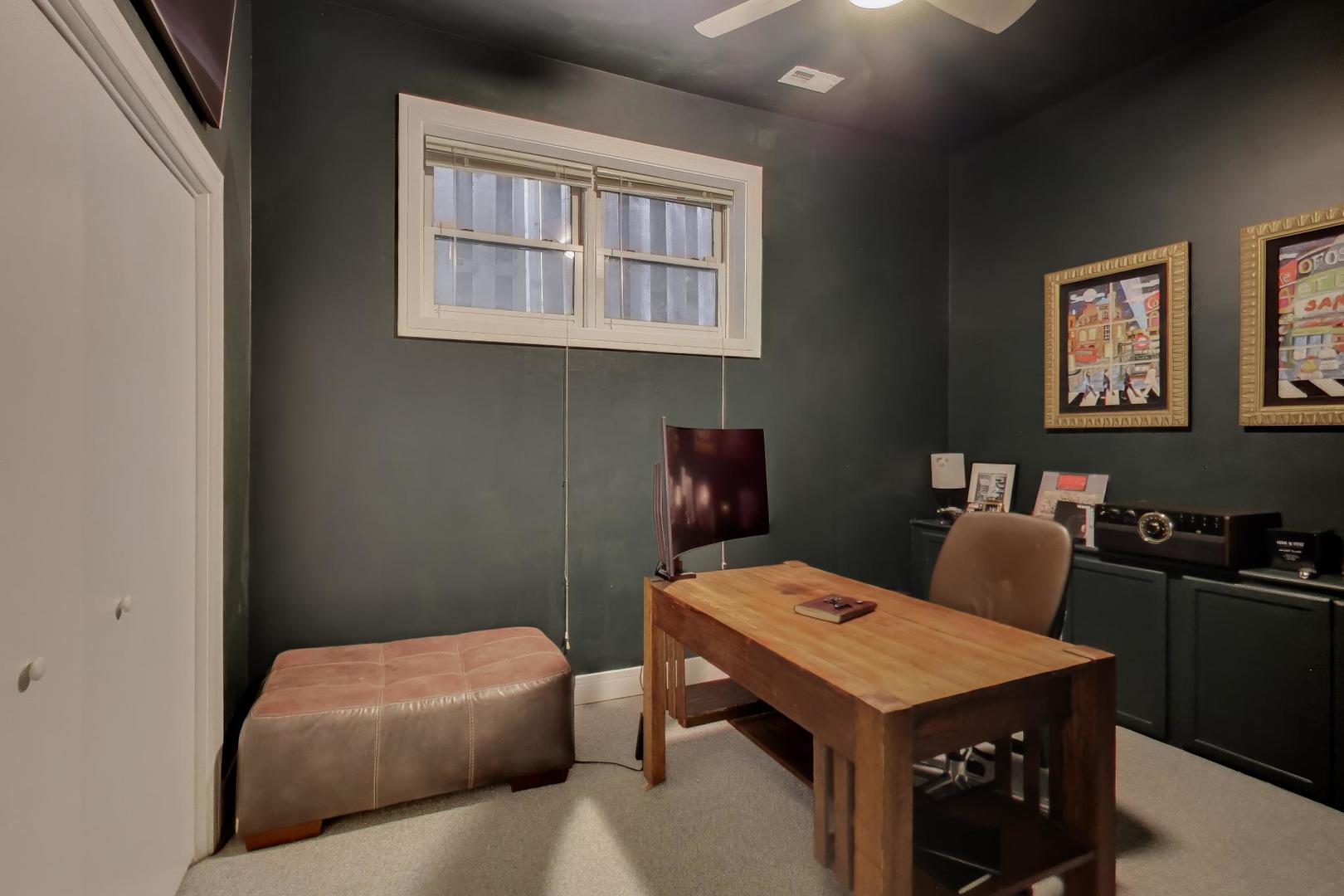 1247 N Rockwell Street Unit: 1