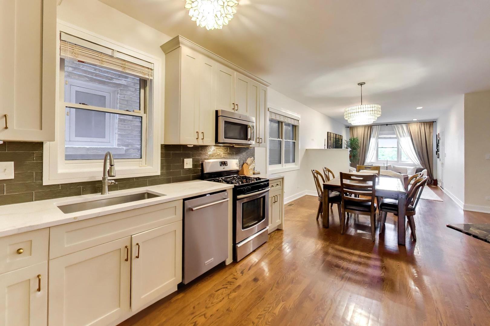 1247 N Rockwell Street Unit: 1