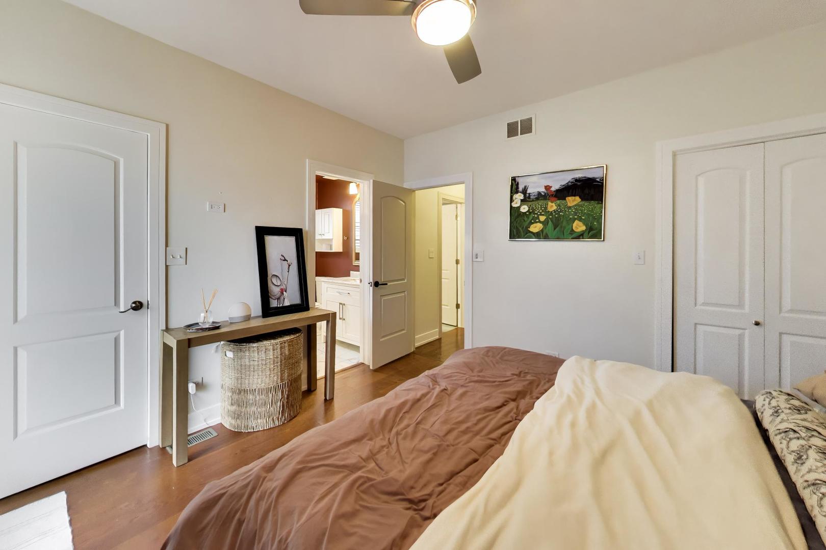 1247 N Rockwell Street Unit: 1