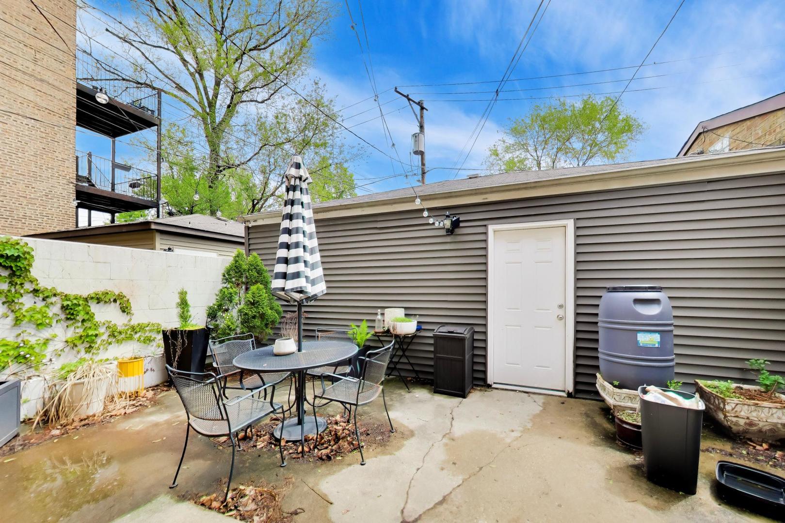 1247 N Rockwell Street Unit: 1