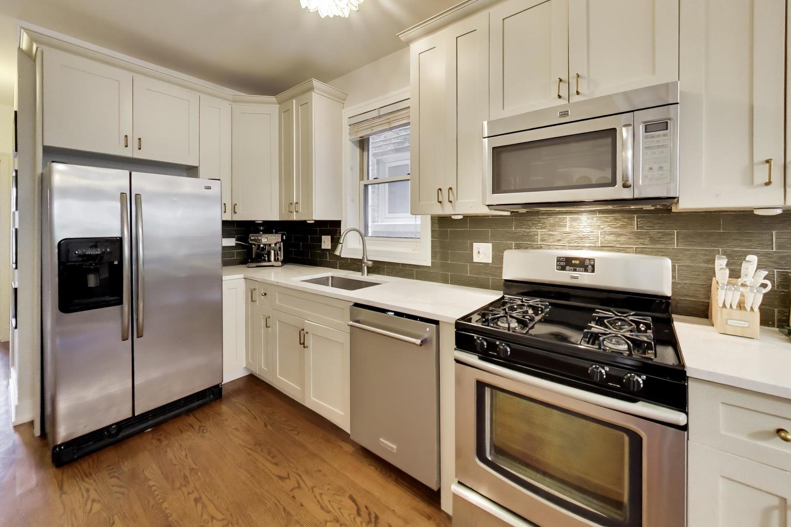 1247 N Rockwell Street Unit: 1