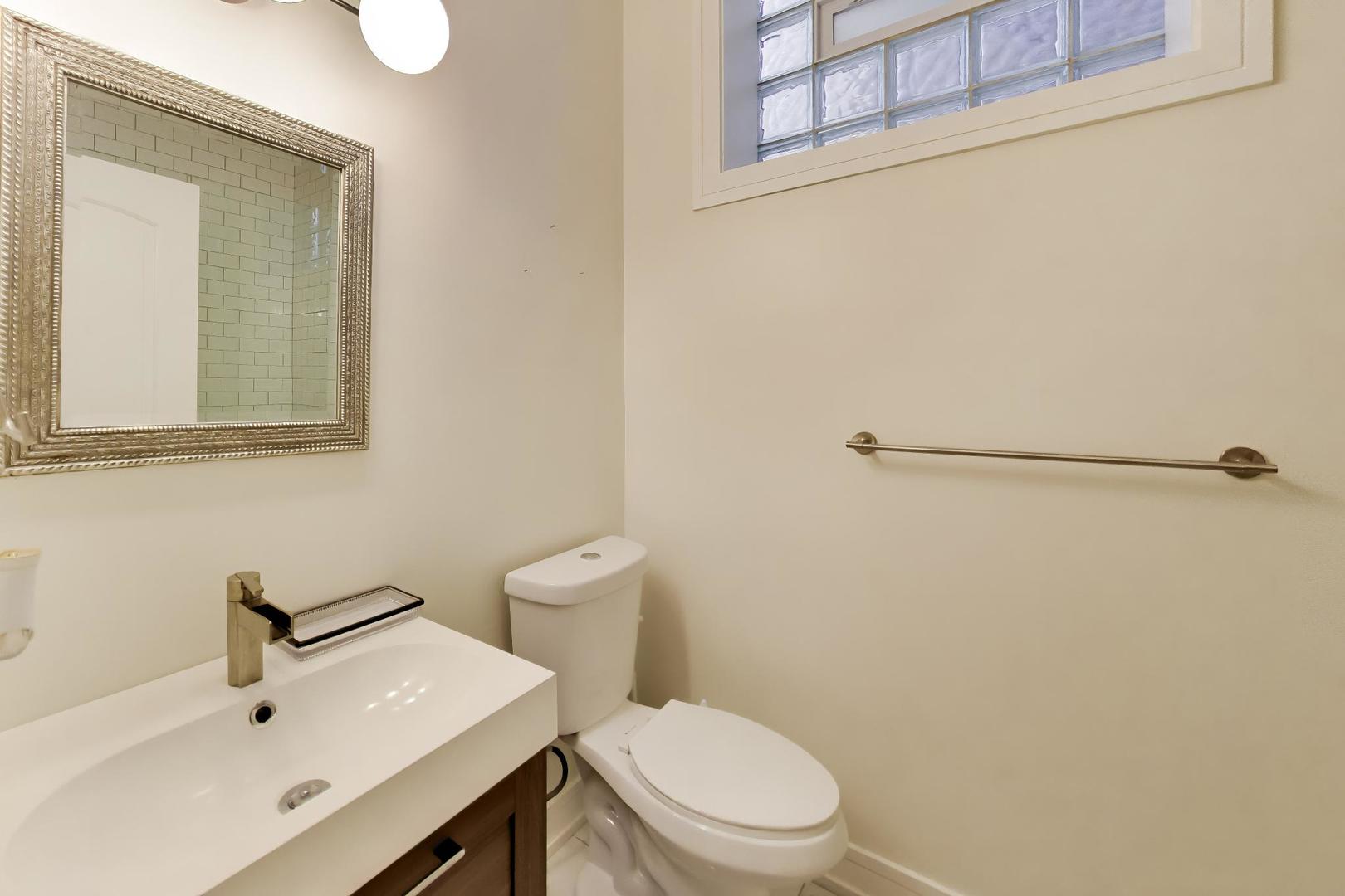 1247 N Rockwell Street Unit: 1