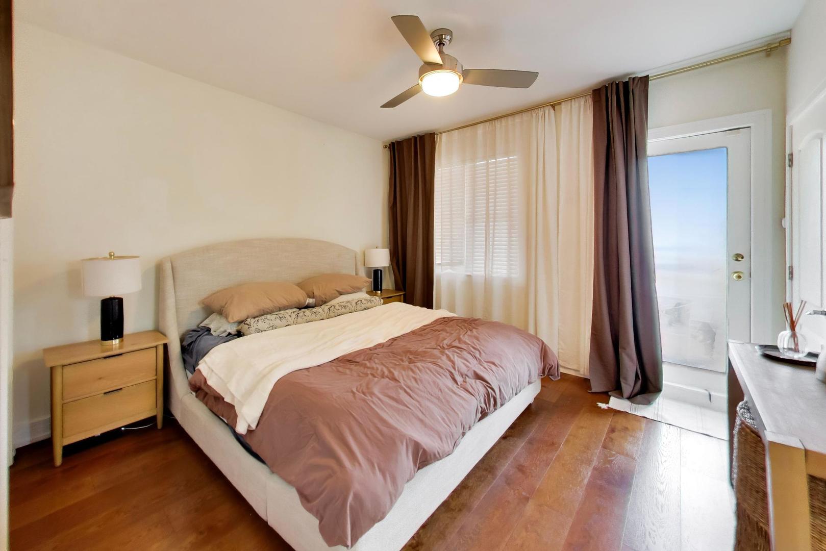 1247 N Rockwell Street Unit: 1
