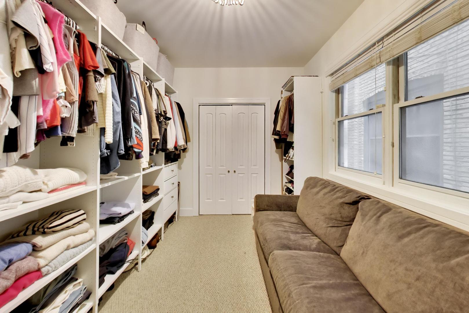 1247 N Rockwell Street Unit: 1