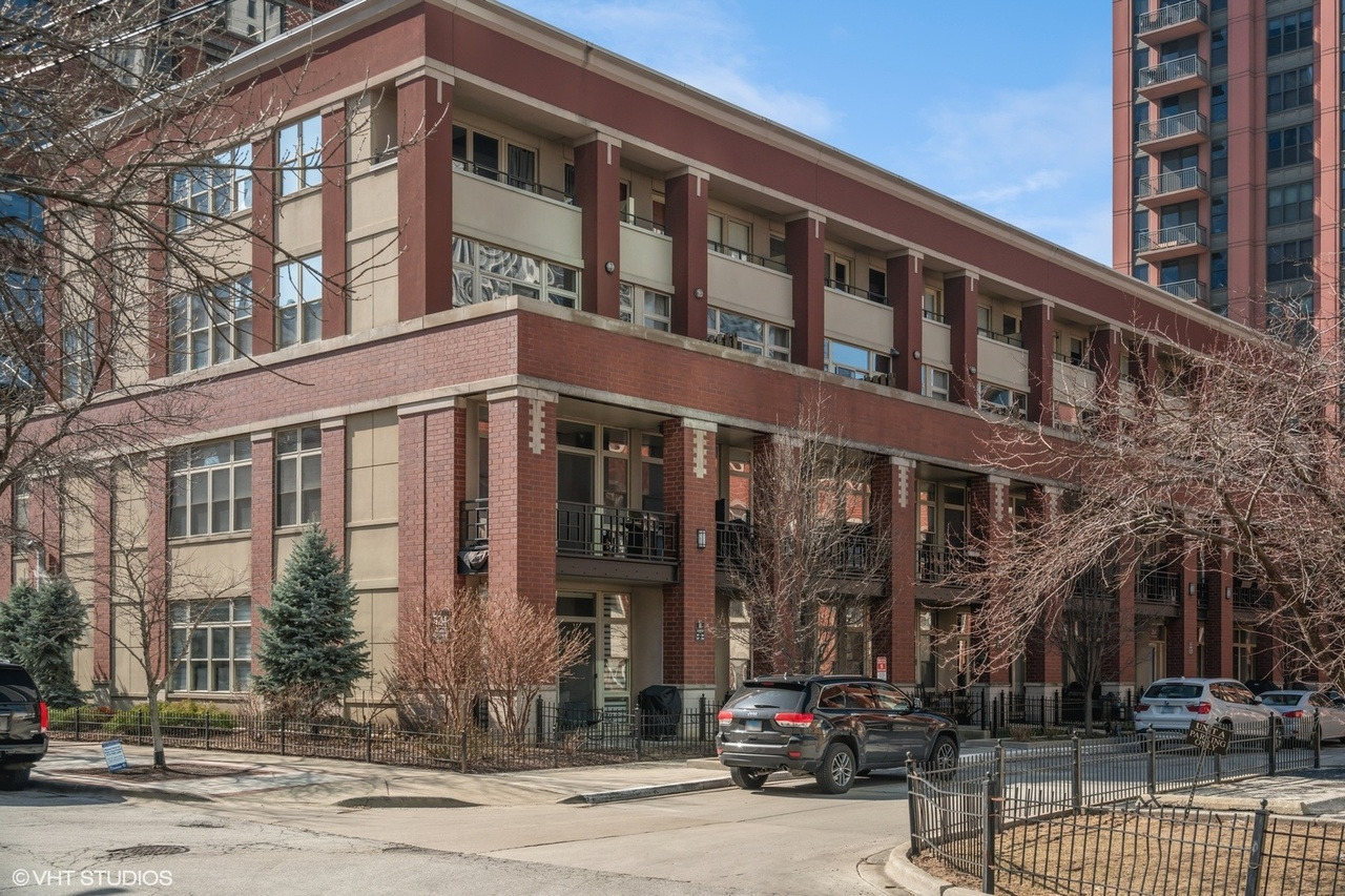 324 N Jefferson Street Unit: 302