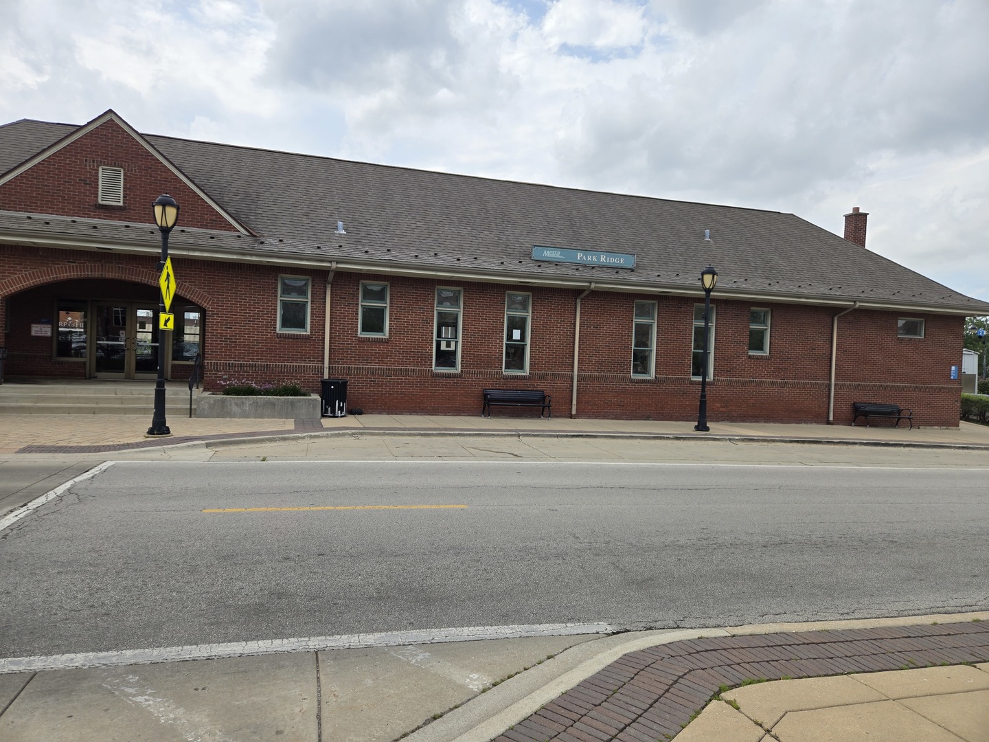 120 N Northwest Highway Unit: 304