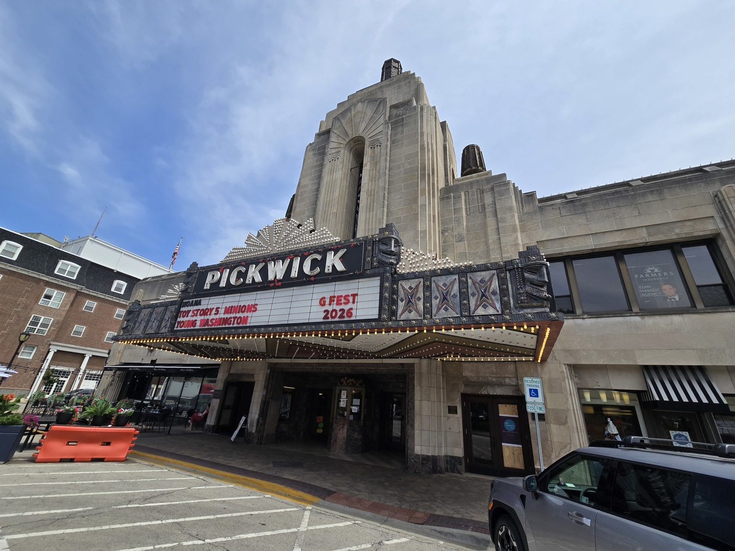 120 N Northwest Highway Unit: 304