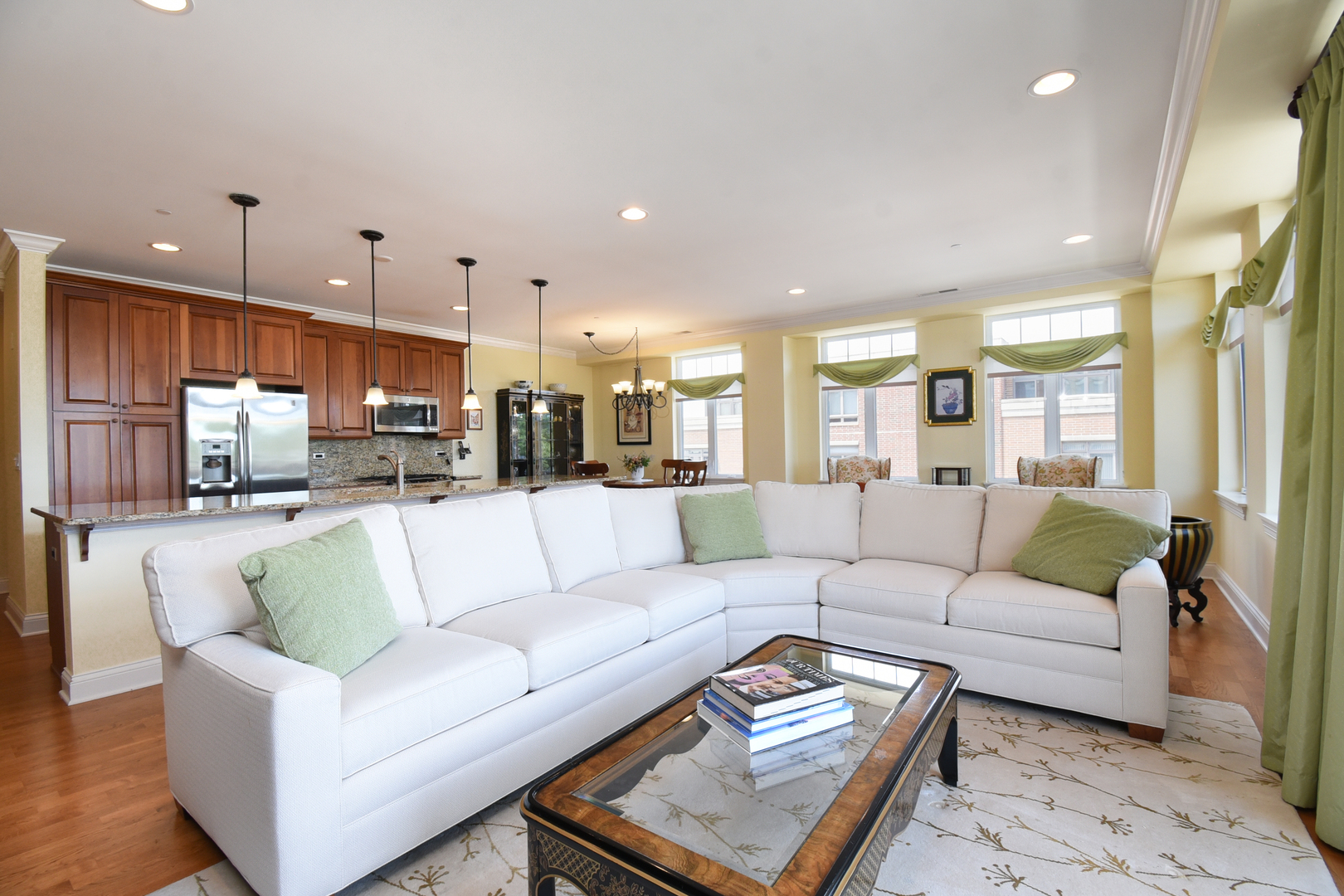 120 N Northwest Highway Unit: 304