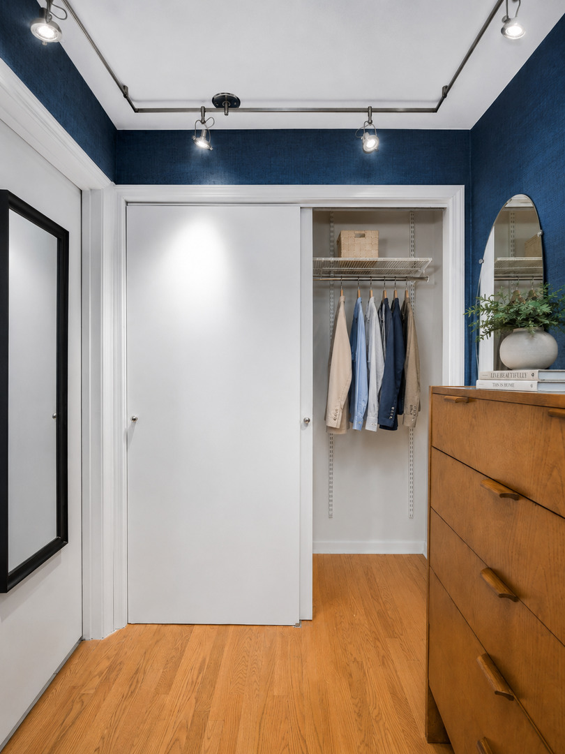 1030 N STATE Street Unit: 28M