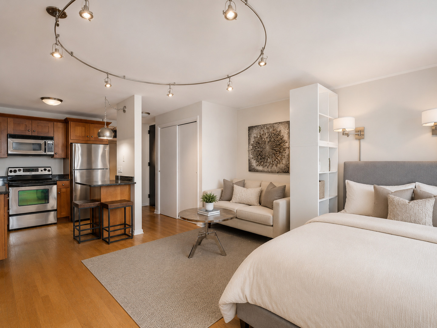 1030 N STATE Street Unit: 28M