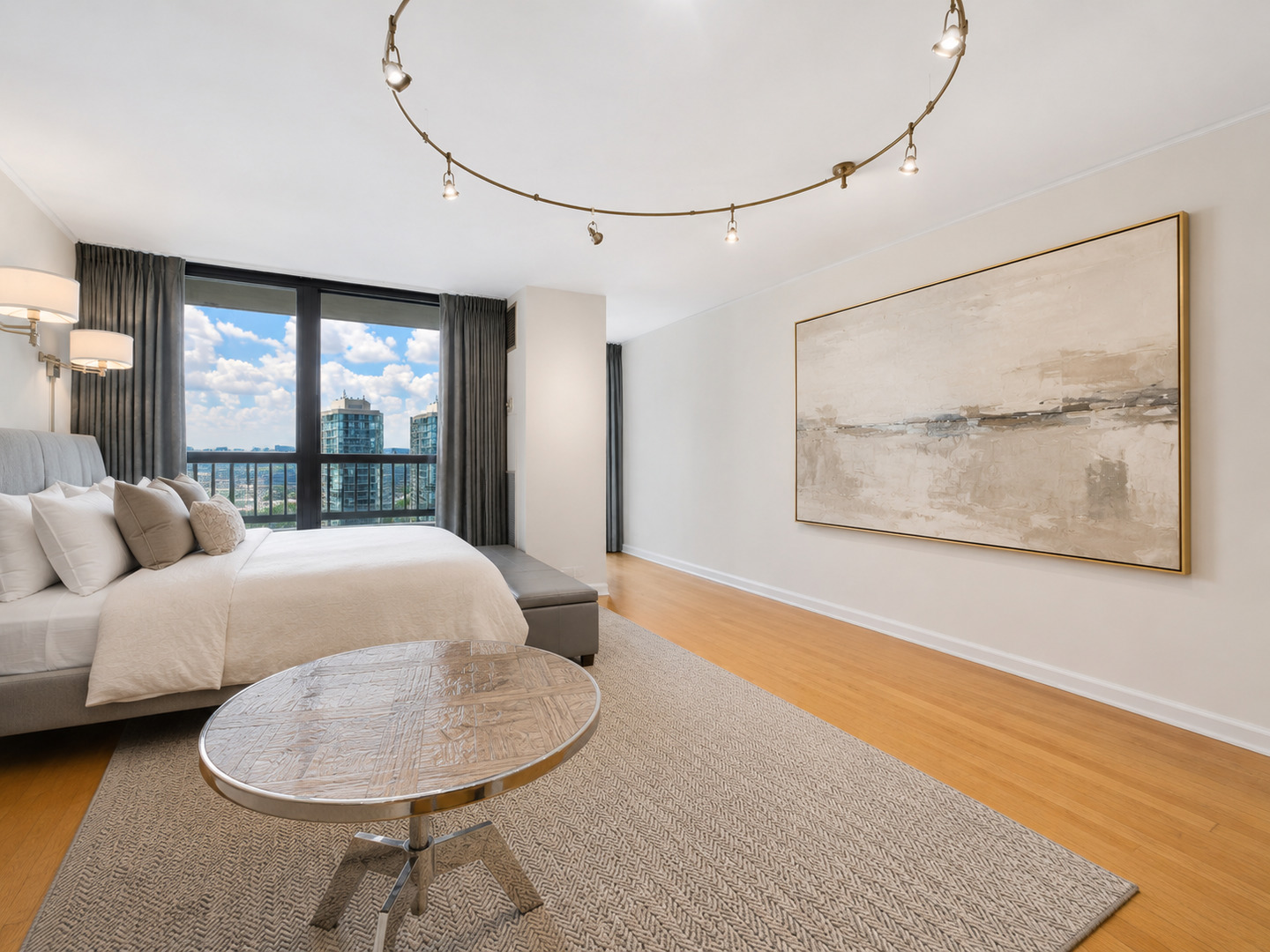 1030 N STATE Street Unit: 28M