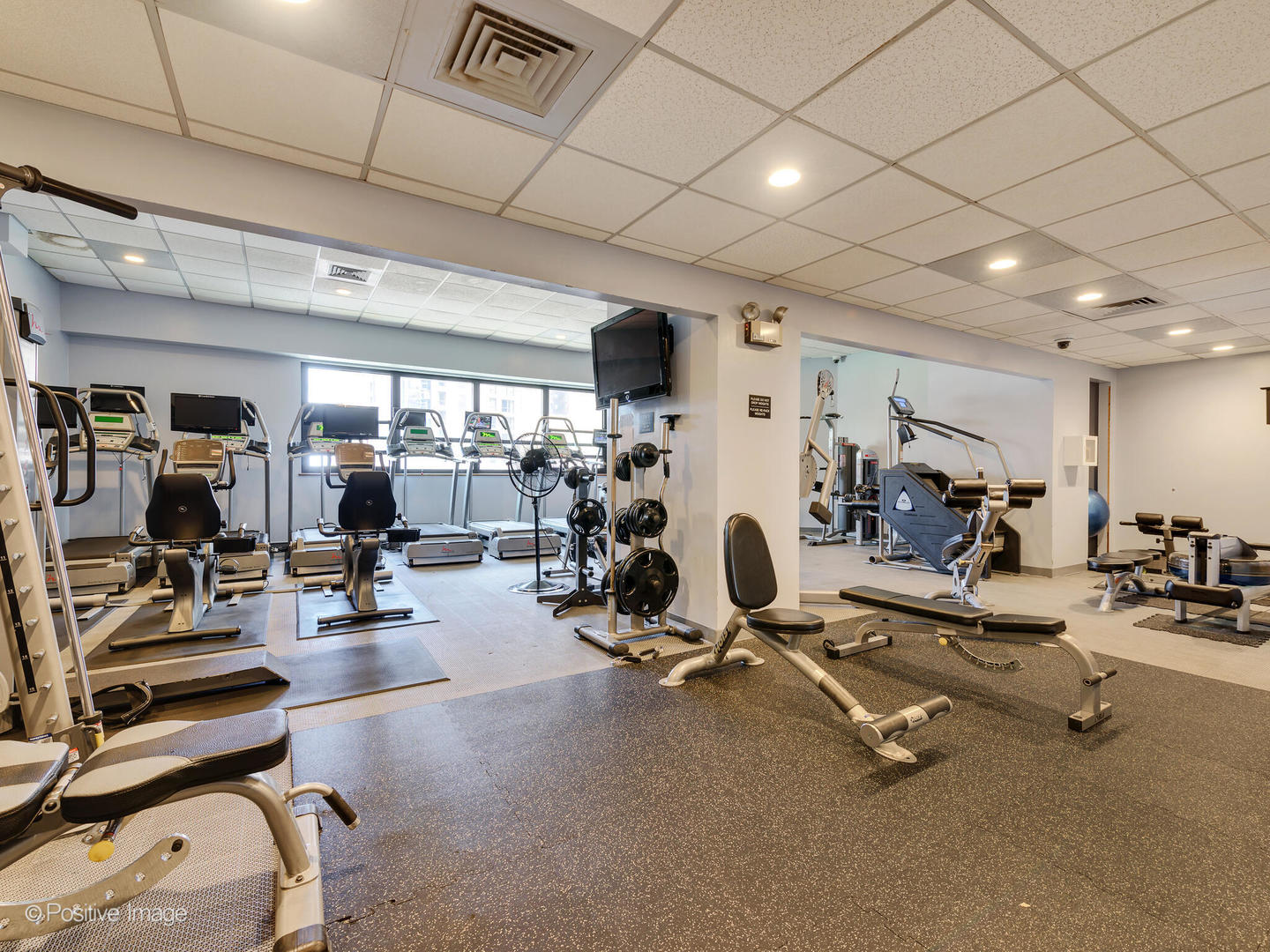 1030 N STATE Street Unit: 28M