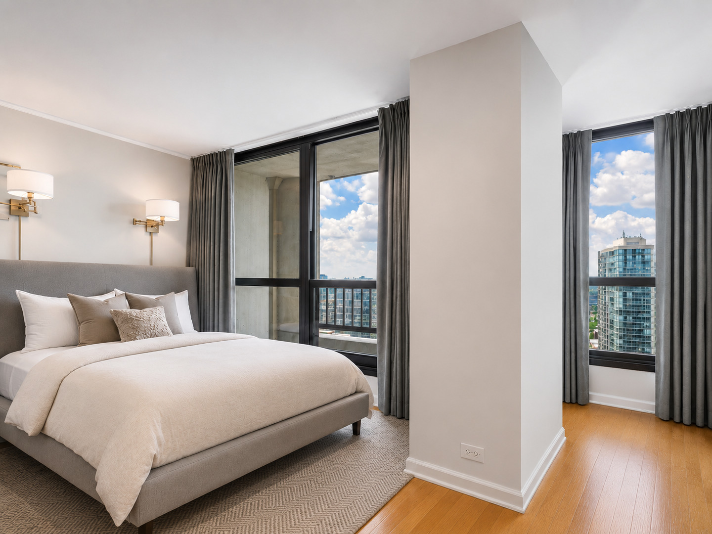 1030 N STATE Street Unit: 28M