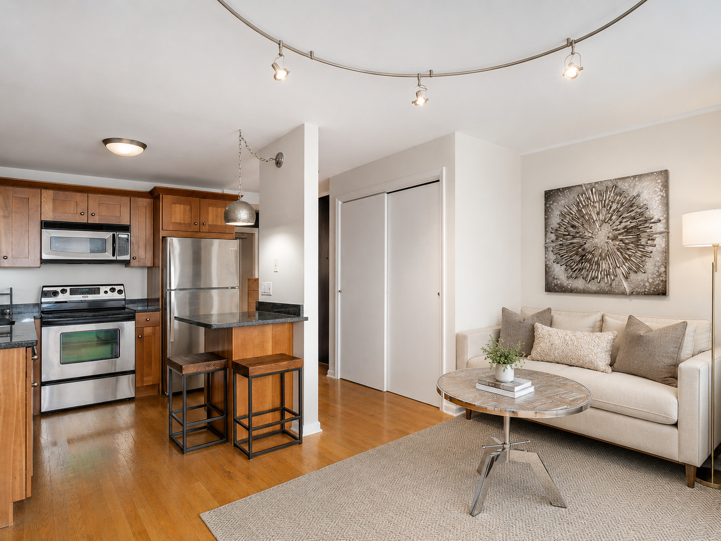 1030 N STATE Street Unit: 28M