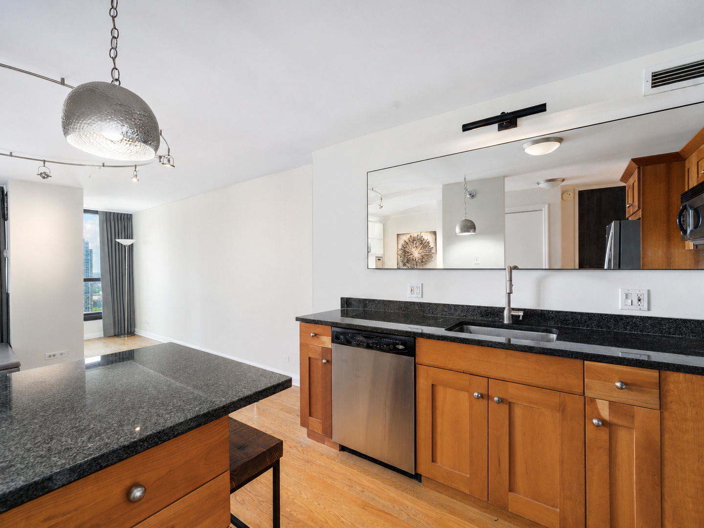 1030 N STATE Street Unit: 28M