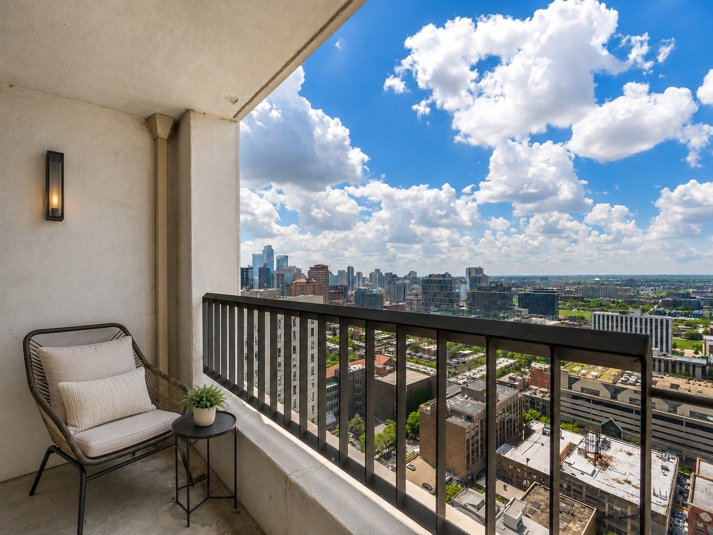 1030 N STATE Street Unit: 28M