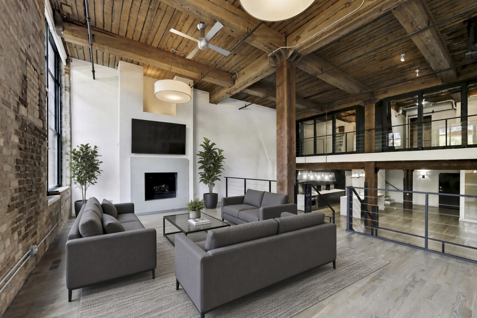 1000 W Washington Boulevard Unit: 141
