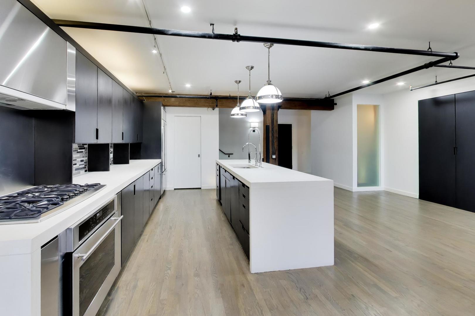 1000 W Washington Boulevard Unit: 141