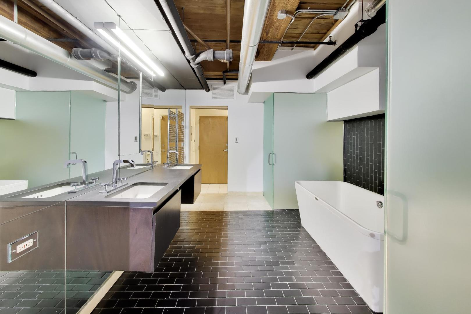 1000 W Washington Boulevard Unit: 141