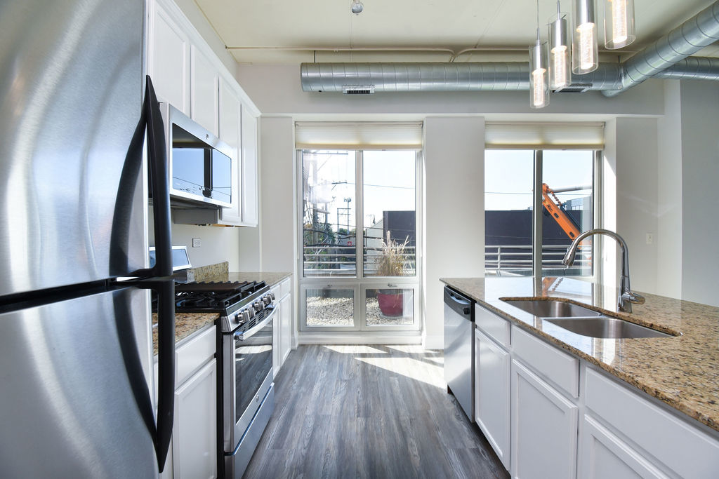4814 N Clark Street Unit: 202S
