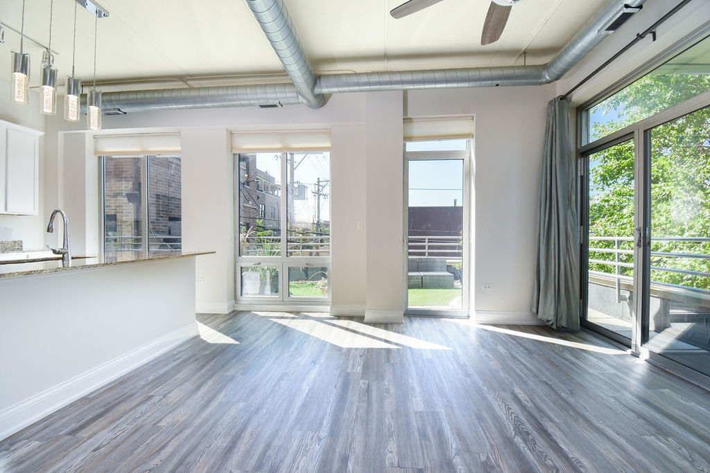 4814 N Clark Street Unit: 202S