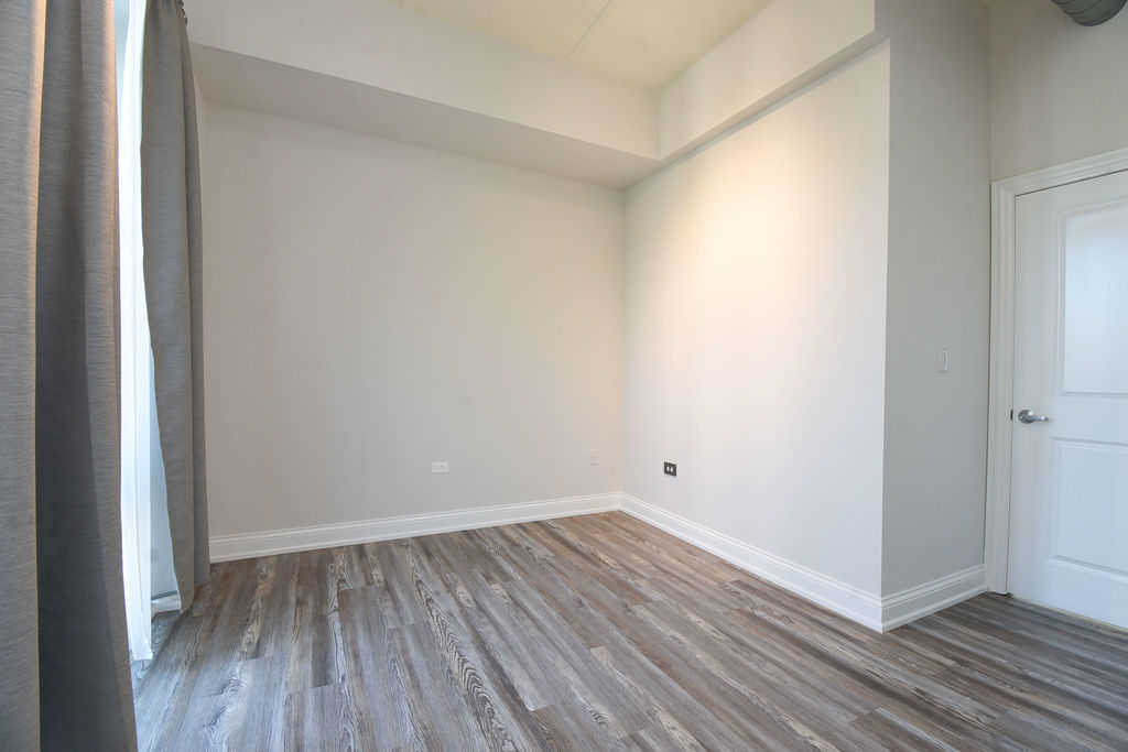4814 N Clark Street Unit: 202S