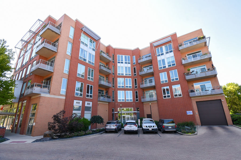 4814 N Clark Street Unit: 202S