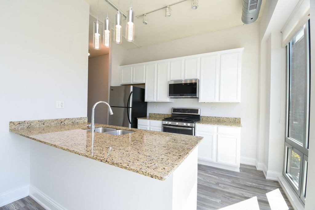 4814 N Clark Street Unit: 202S