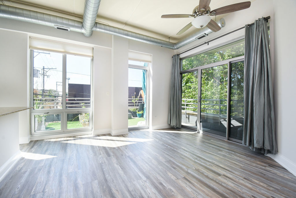 4814 N Clark Street Unit: 202S