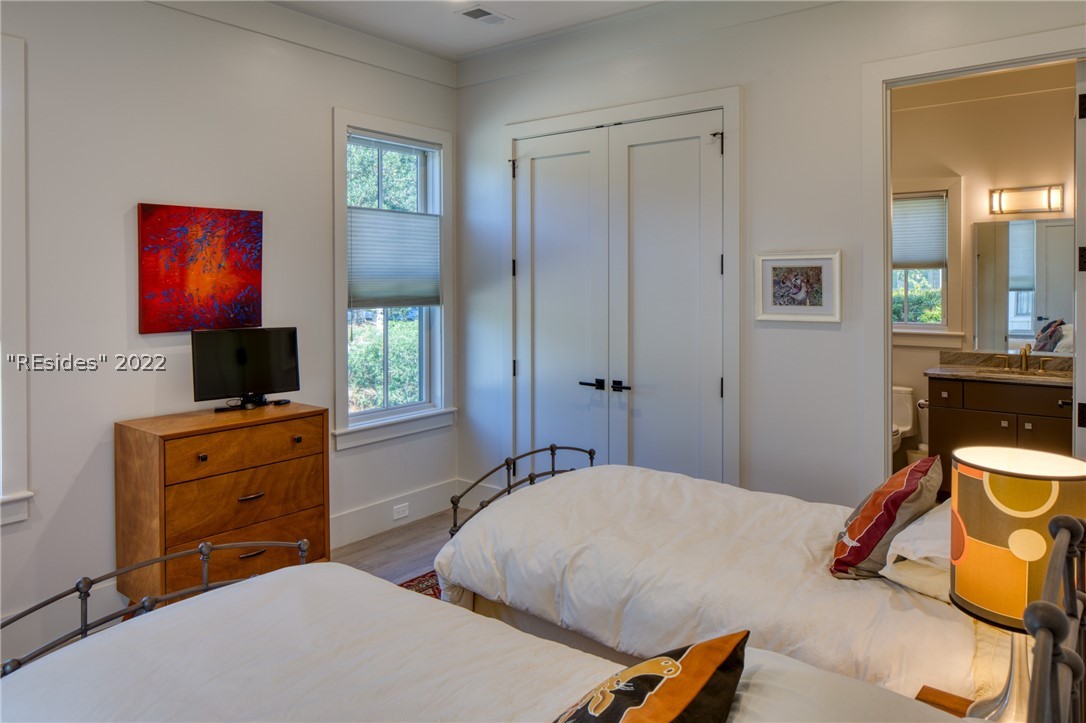 11 Hunting Lodge Road