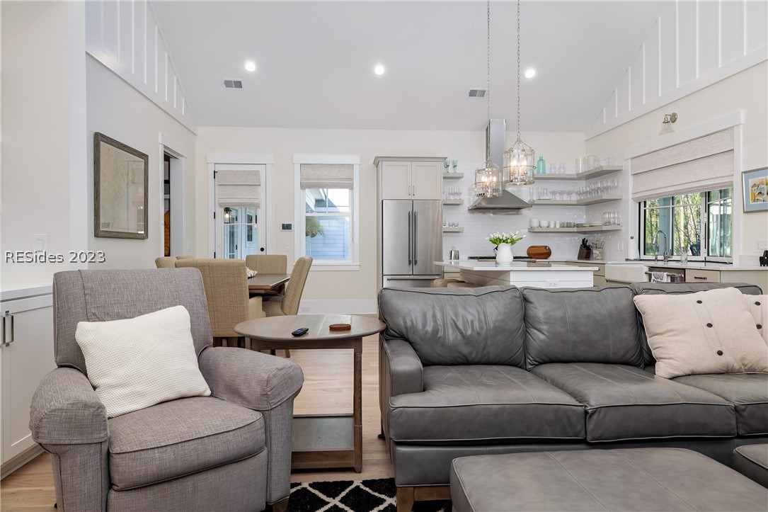 37 Hunting Lodge Road