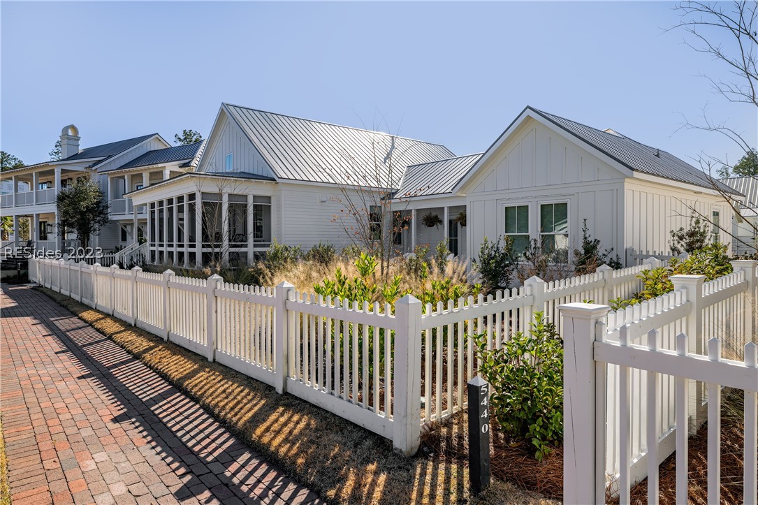 37 Hunting Lodge Road