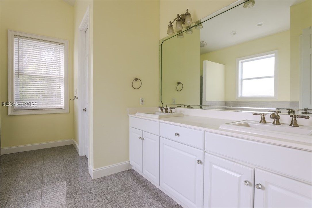 51 White Oaks Circle