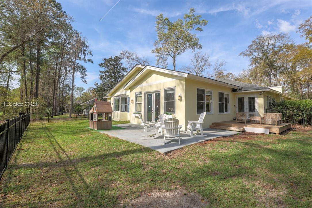 51 White Oaks Circle