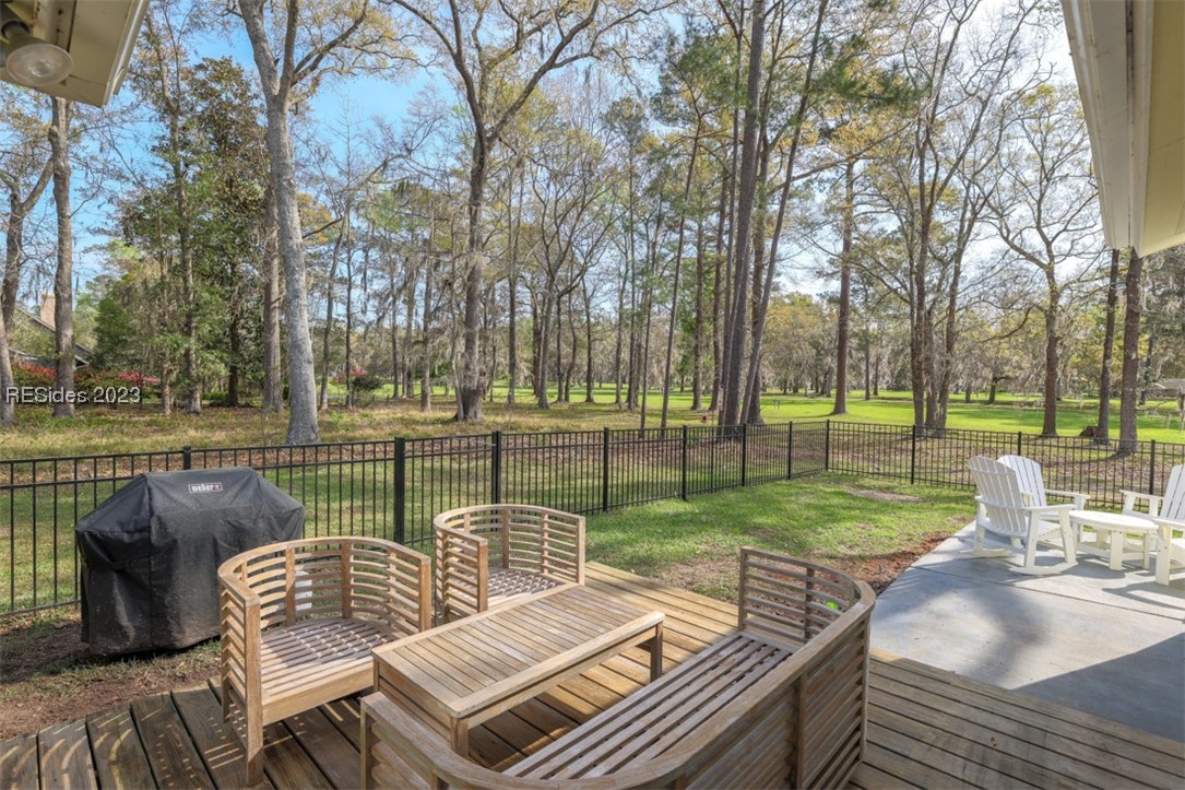 51 White Oaks Circle