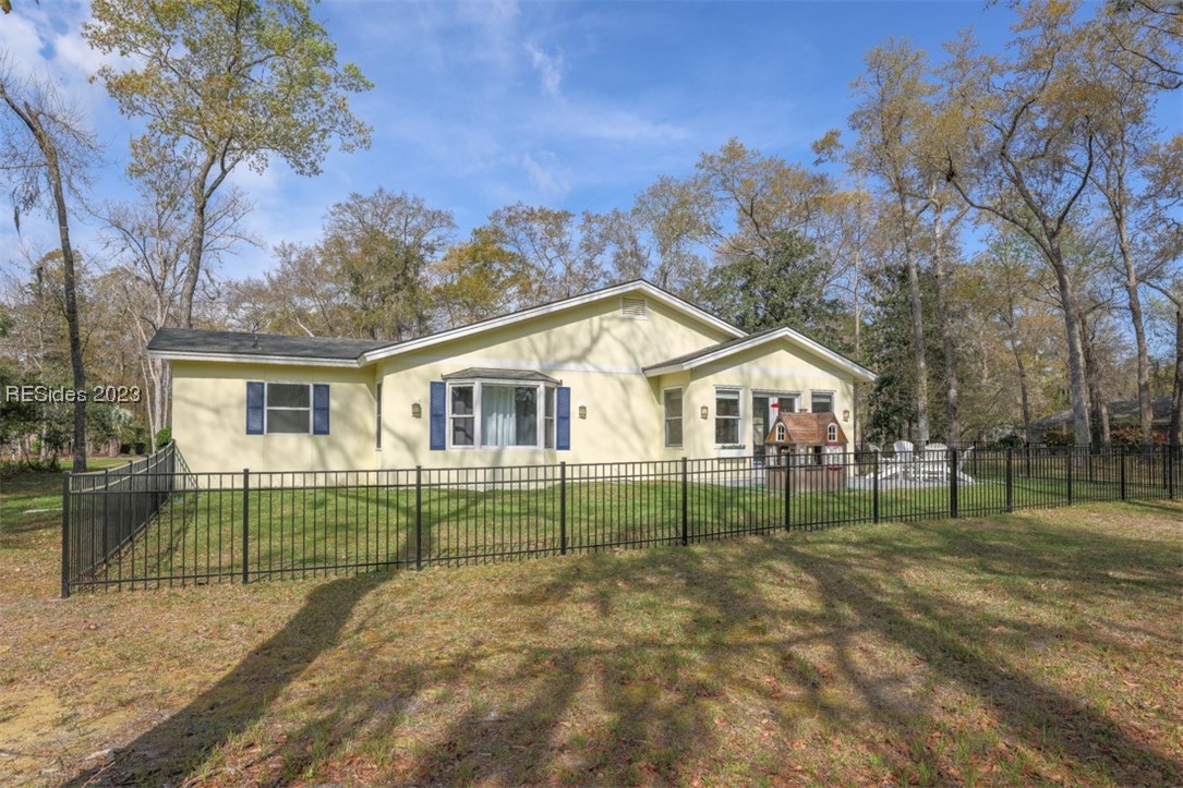 51 White Oaks Circle