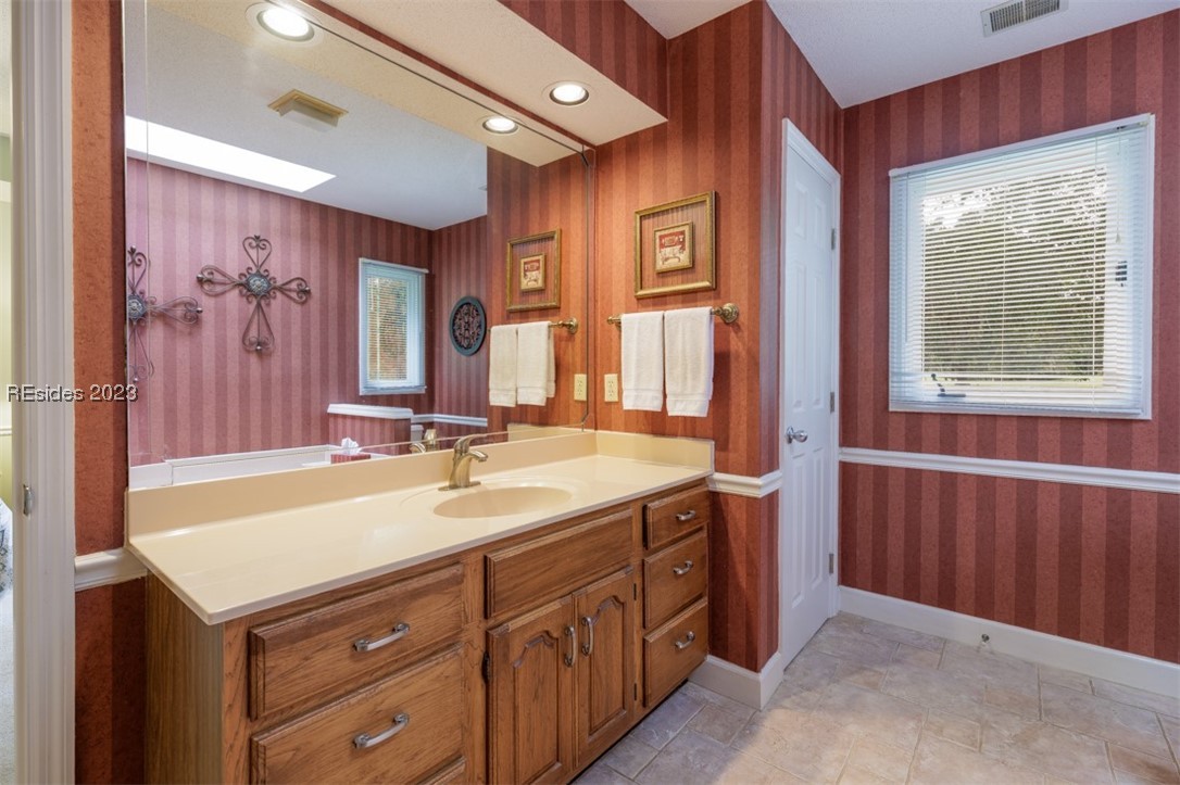 19 White Oaks Circle