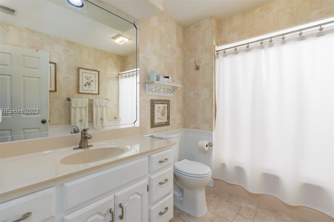 19 White Oaks Circle