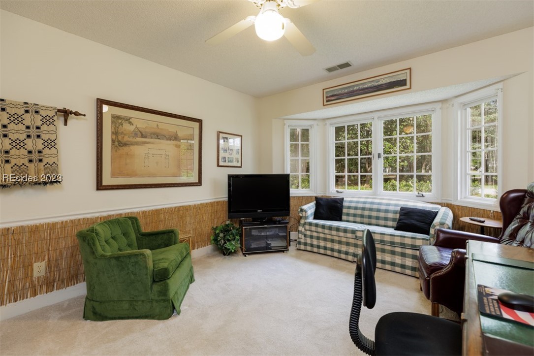 19 White Oaks Circle