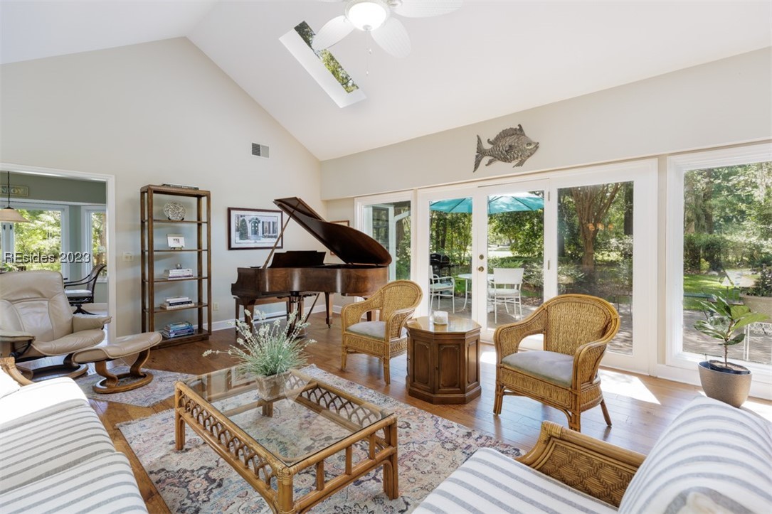 19 White Oaks Circle