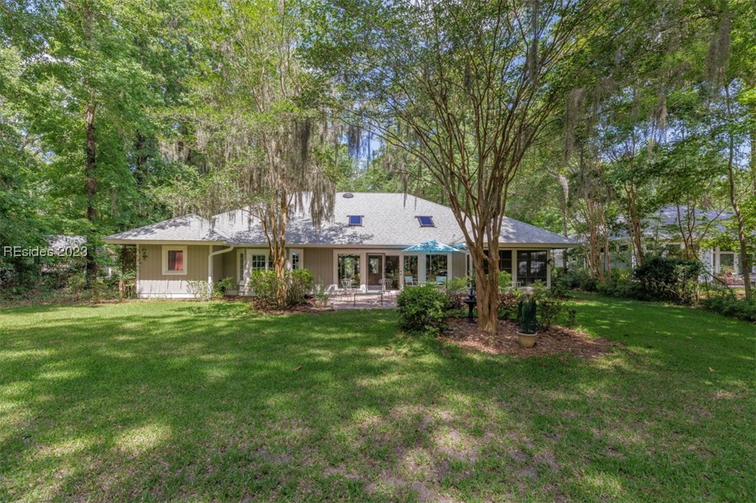 19 White Oaks Circle
