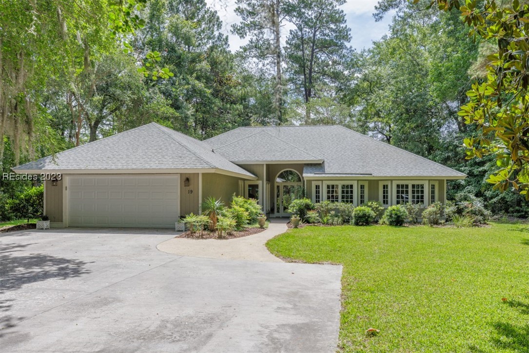 19 White Oaks Circle