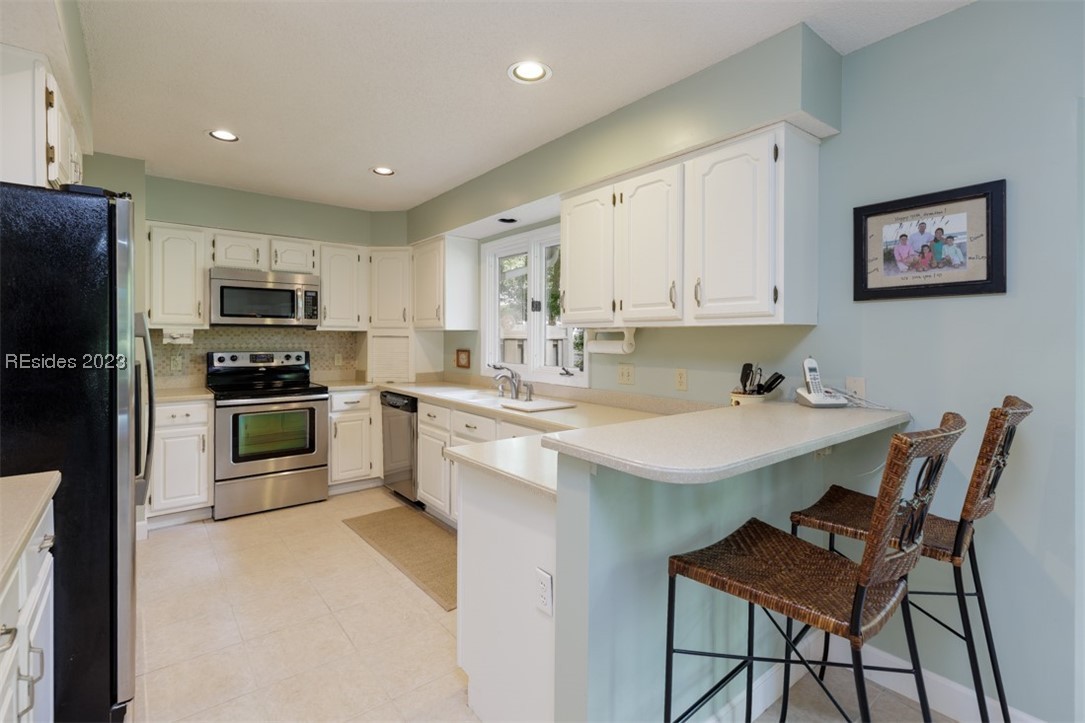 19 White Oaks Circle