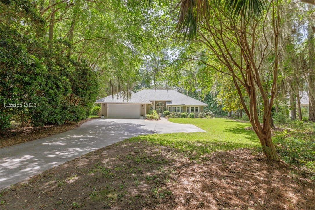 19 White Oaks Circle