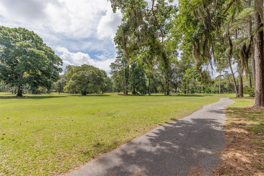 19 White Oaks Circle