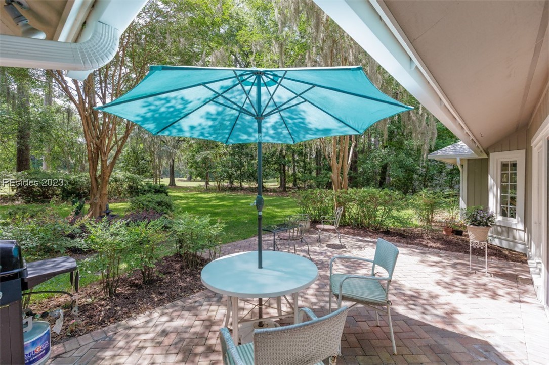 19 White Oaks Circle
