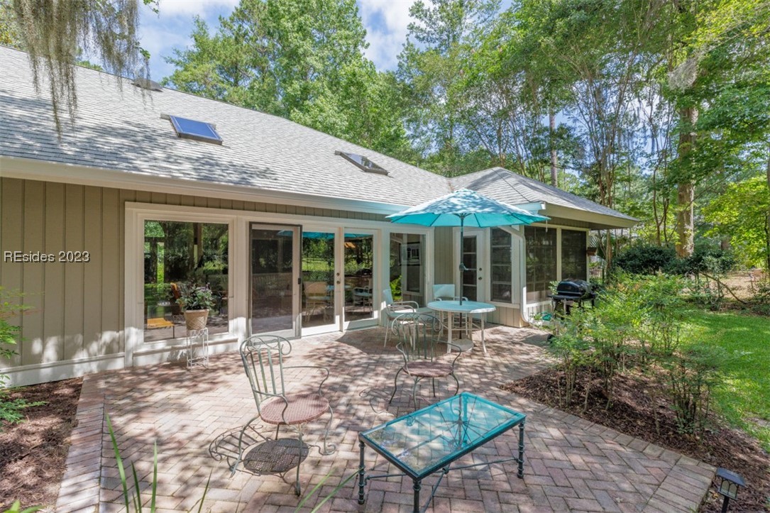 19 White Oaks Circle