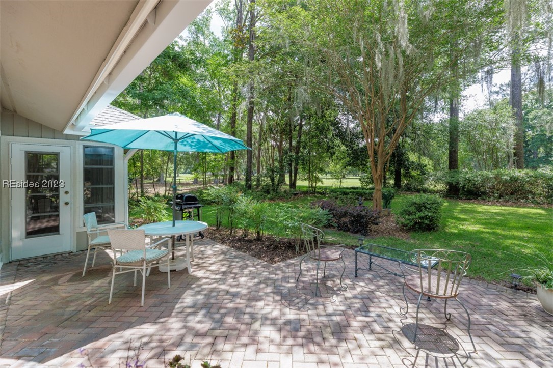19 White Oaks Circle