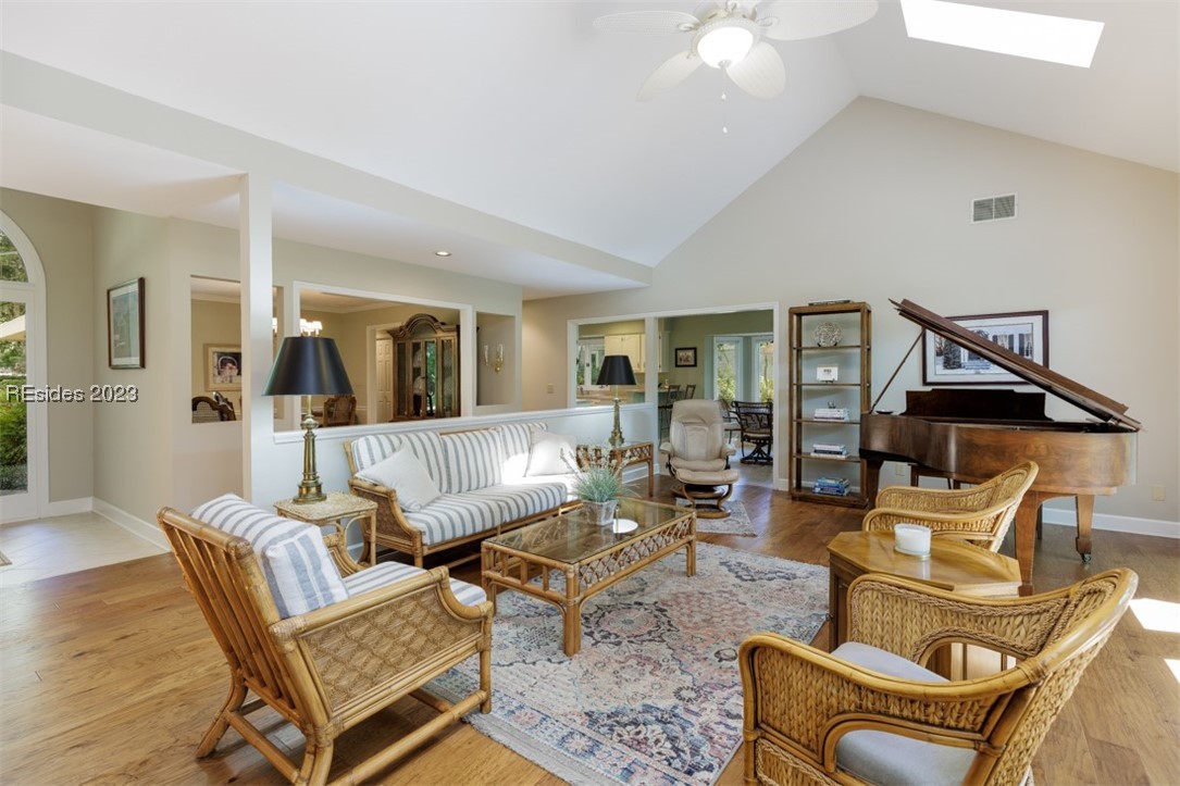 19 White Oaks Circle